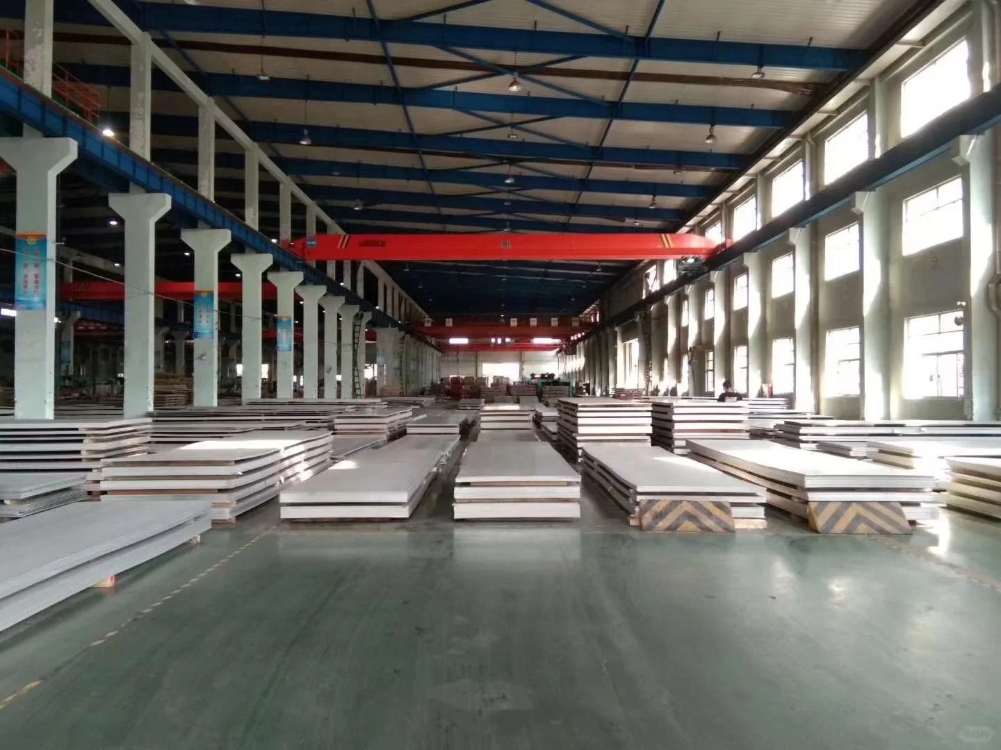 Stainless steel sheet warehouse stock
